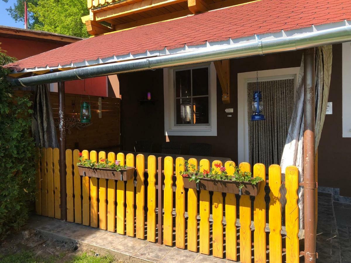 Hero 4 Sterne Ferienhaus Baja Luaran gambar